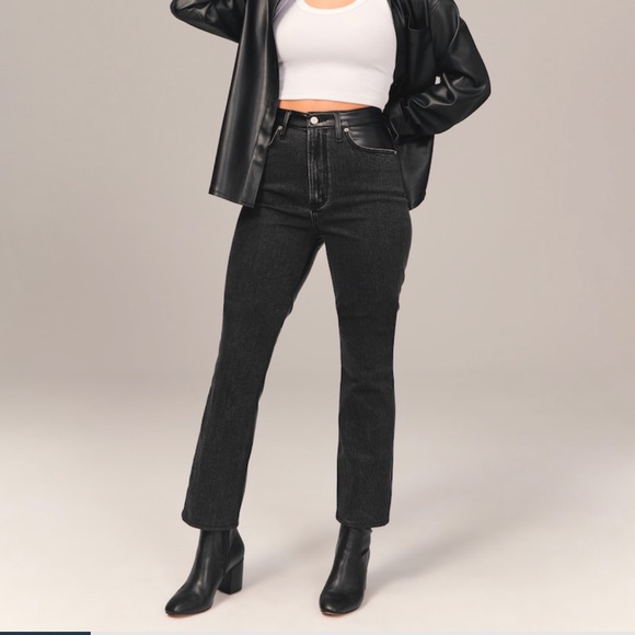 Abercrombie & Fitch Denim - Abercrombie Women’s ankle Straight Jeans (S27) in washed Black